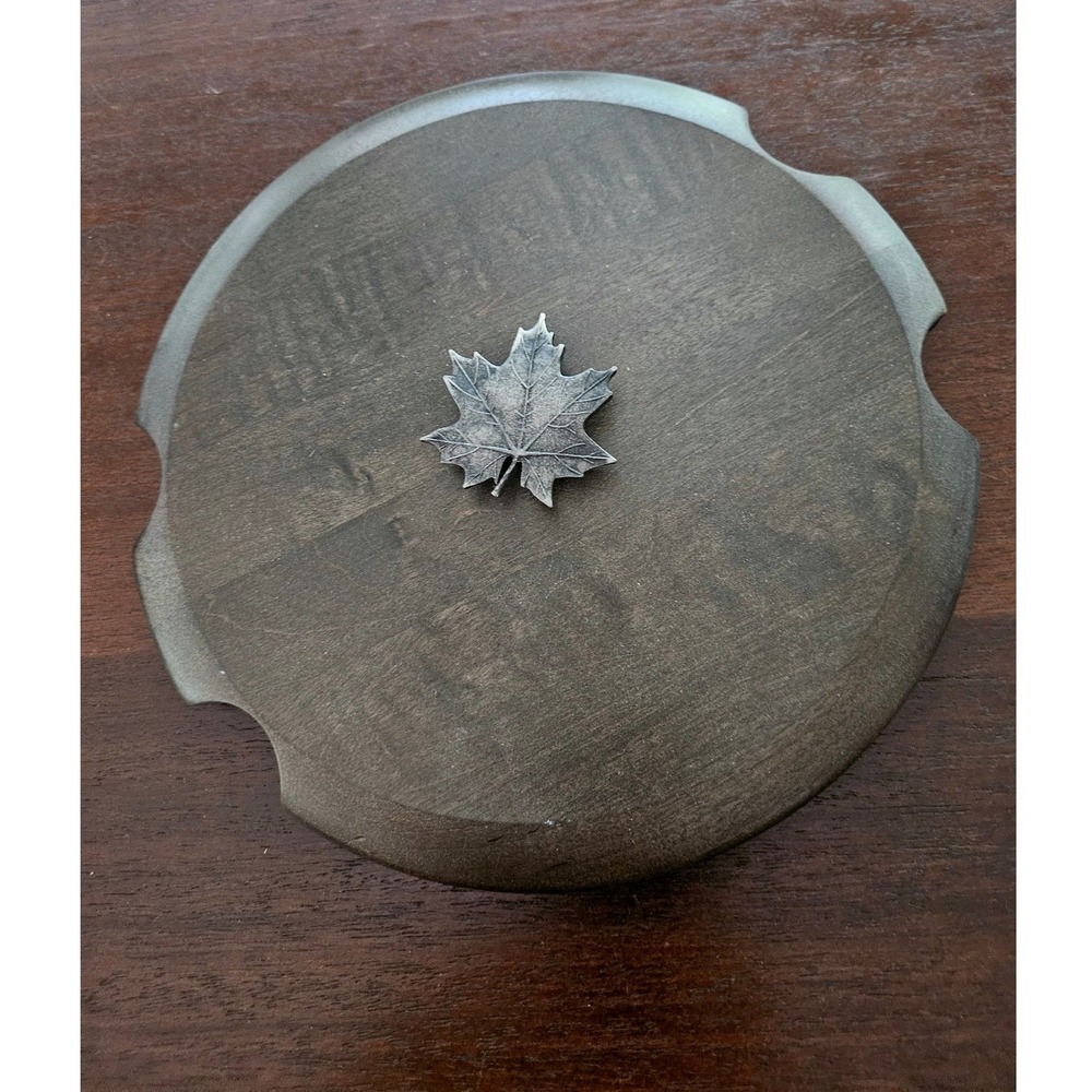 Longaberger 2002 CC Dave Heritage Basket LID with Maple Leaf Knob